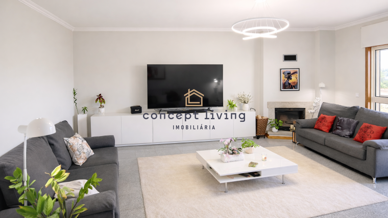 Apartamento T3+1 em Argoncilhe